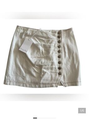 NWT Emory Park white Mini Skirt with Button Accents